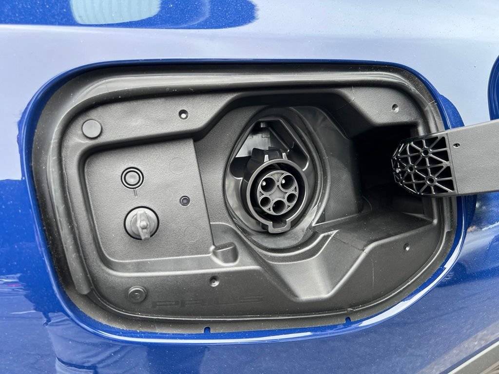 New 2027 Toyota Prius Plug-In Hybrid FWD image 8