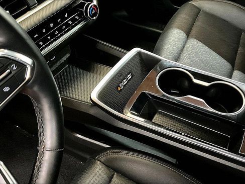 Used 2025 Chevrolet Equinox LT w/ Convenience Package II image 13