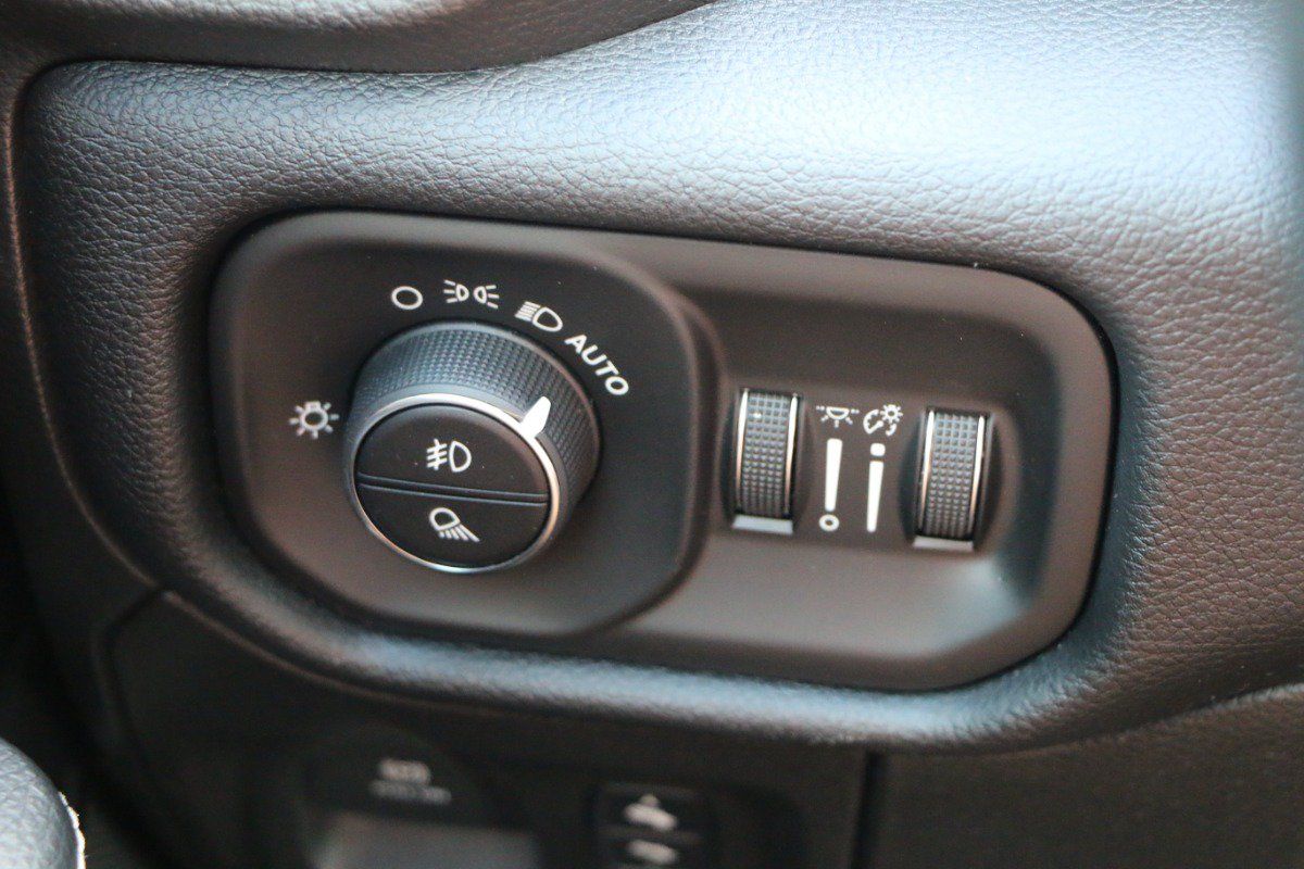 Used 2022 RAM 1500 Laramie AWD/4WD image 22