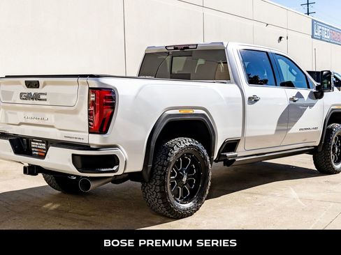 Used 2024 GMC Sierra 2500 Denali Ultimate image 9