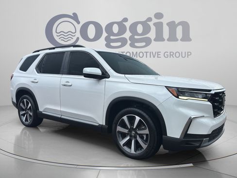 Used 2025 Honda Pilot Touring image 7