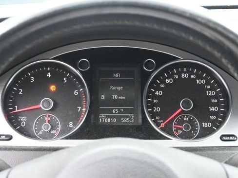 Used 2010 Volkswagen CC Luxury FWD image 11