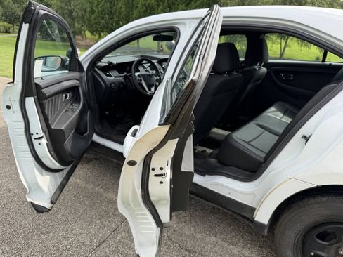 Used 2014 Ford Taurus Police Interceptor AWD image 19