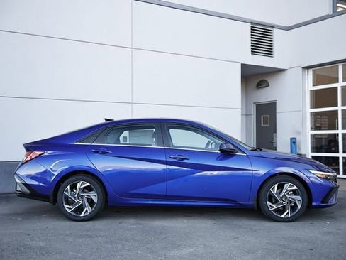 New 2026 Hyundai Elantra Limited image 3