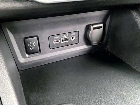 Used 2025 Nissan Sentra SV image 35