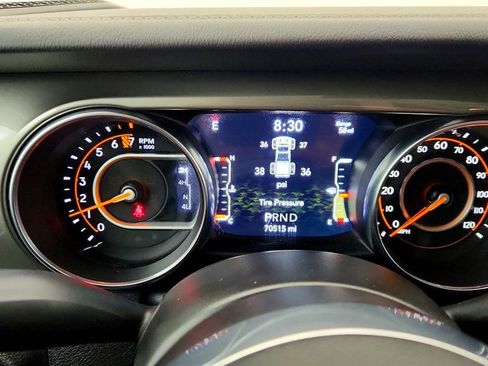 Used 2023 Jeep Gladiator Overland image 14