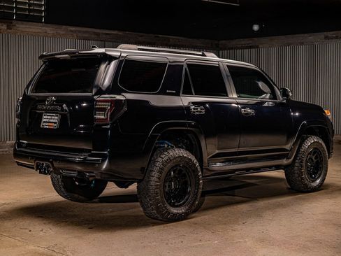 Used 2023 Toyota 4Runner Limited AWD/4WD image 9