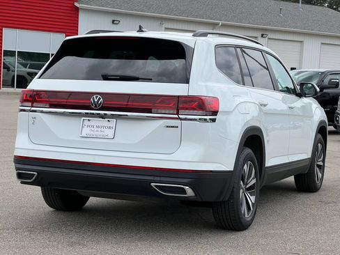 Used 2024 Volkswagen Atlas SE AWD/4WD image 12