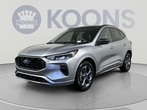 Used 2023 Ford Escape ST-Line w/ Tech Pack #1 AWD/4WD image 5
