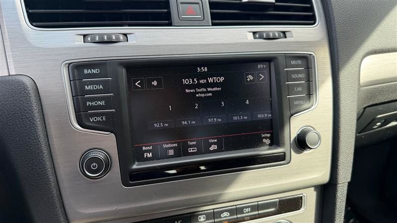 Used 2016 Volkswagen Golf S FWD image 31