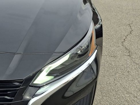 Used 2024 Nissan Altima 2.5 SV image 10