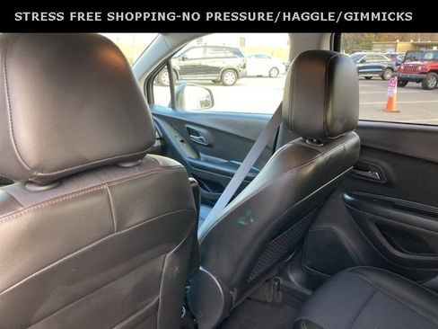 Used 2021 Chevrolet Trax LT w/ Redline Edition image 29