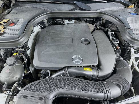 Used 2022 Mercedes-Benz GLC 300 4MATIC image 12