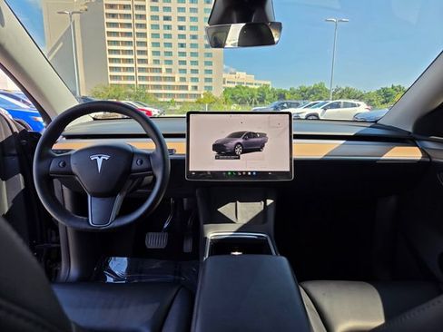 Used 2023 Tesla Model Y 2WD image 25