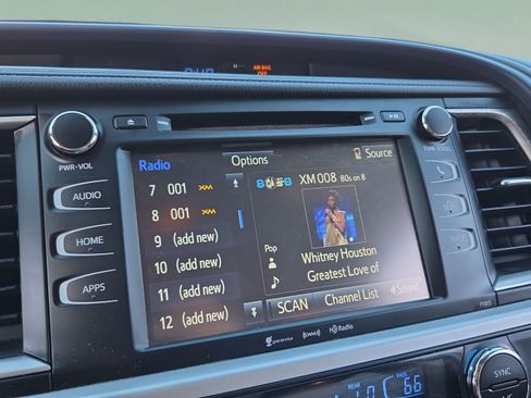 Used 2019 Toyota Highlander Plus FWD image 17