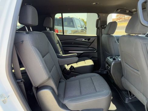 Used 2025 Chevrolet Traverse LT w/ Midnight/Sport Edition FWD image 31