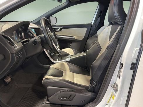 Used 2016 Volvo XC60 T6 AWD/4WD image 11
