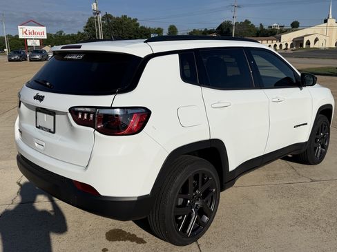 New 2026 Jeep Compass Latitude AWD/4WD image 8
