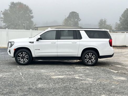 Used 2023 GMC Yukon XL AT4 image 2