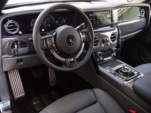 Certified 2026 Rolls-Royce Cullinan Black Badge AWD/4WD image 17