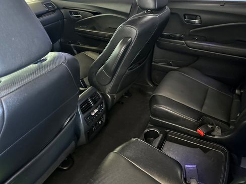 Used 2020 Honda Pilot Elite image 13