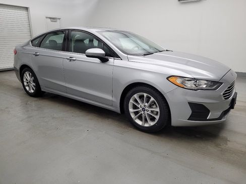 Used 2020 Ford Fusion SE image 11