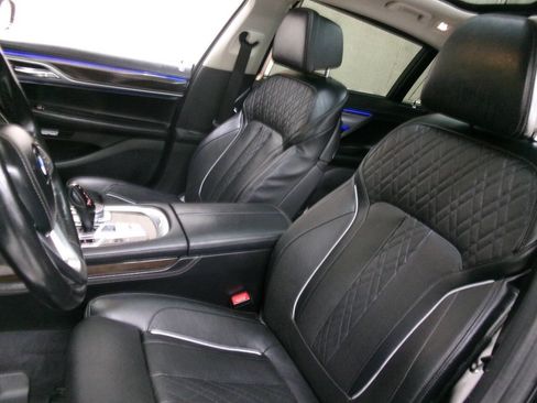 Used 2016 BMW 750i xDrive AWD/4WD image 19