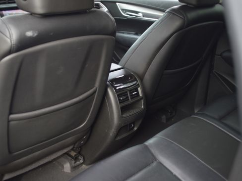 Used 2017 Cadillac XT5 Luxury w/ Driver Awareness Package image 30