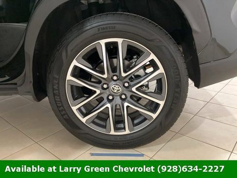 Used 2026 Toyota Corolla Cross XLE image 27