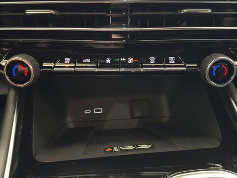 New 2026 Chevrolet Traverse RS w/ LPO, Floor Liner Package image 20