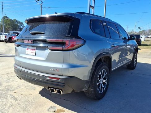Used 2025 GMC Acadia AT4 w/ Luxury Package image 7