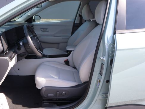 Used 2025 Hyundai Kona SEL FWD image 7