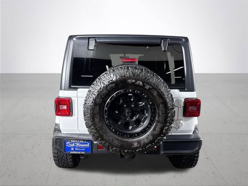 Used 2018 Jeep Wrangler Unlimited Sahara w/ Uconnect 4C Nav & Sound Group image 7