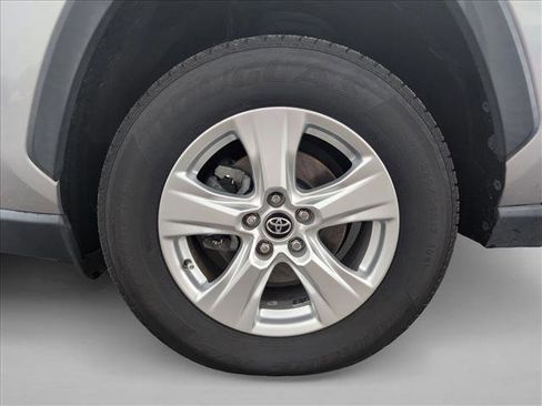 Used 2021 Toyota RAV4 XLE FWD image 23