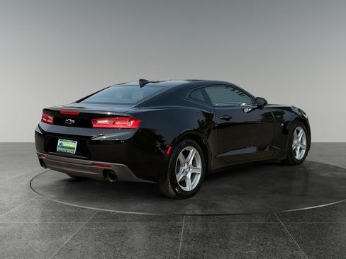 Used 2017 Chevrolet Camaro LT w/ Technology Package RWD image 9
