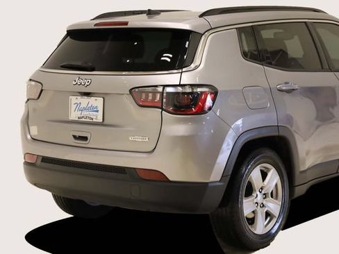 Used 2022 Jeep Compass Latitude w/ Sun and Sound Group FWD image 6