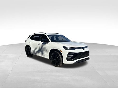 New 2026 Volkswagen Tiguan SE R-Line image 7