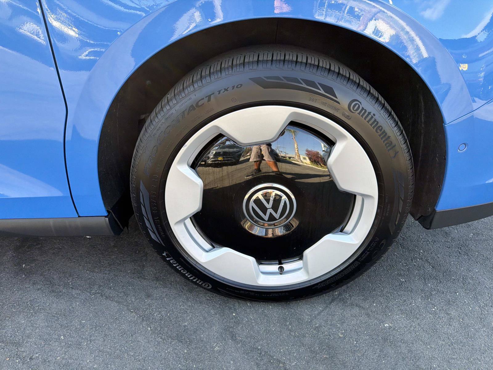 Certified 2025 Volkswagen ID. Buzz Pro S RWD image 7
