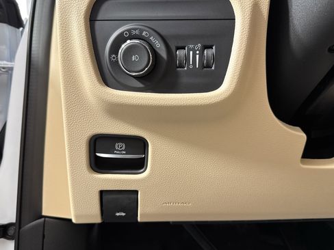 New 2025 Jeep Grand Cherokee L Limited image 30