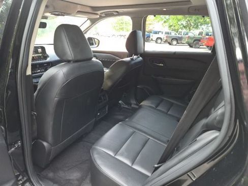 Used 2023 Nissan Rogue SL w/ SL Premium Package AWD/4WD image 16