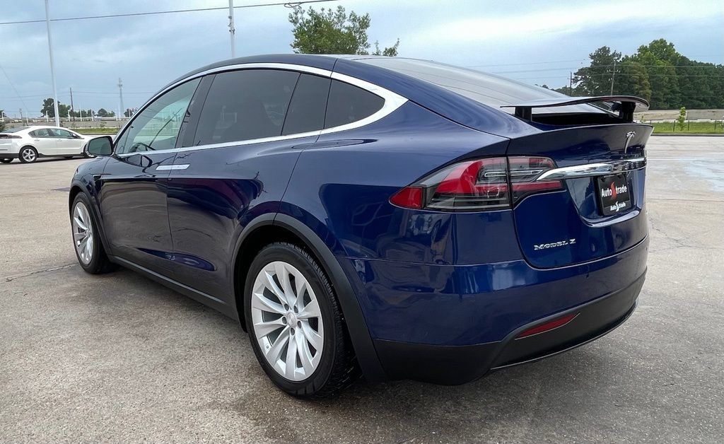 Used 2018 Tesla Model X 75D AWD/4WD image 7