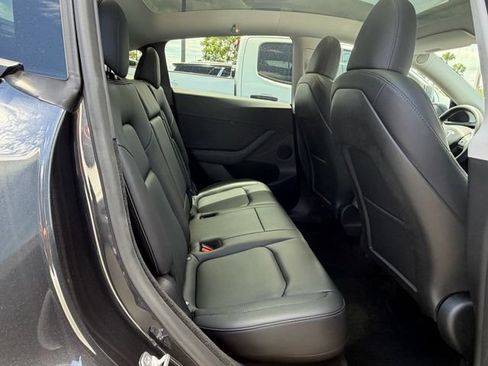 Used 2024 Tesla Model Y 2WD image 13