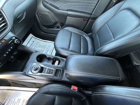 Used 2025 Ford Escape Platinum AWD/4WD image 26