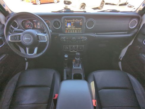 Used 2018 Jeep Wrangler Unlimited Sahara image 16