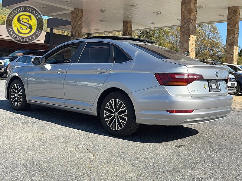 Used 2019 Volkswagen Jetta SE FWD image 4