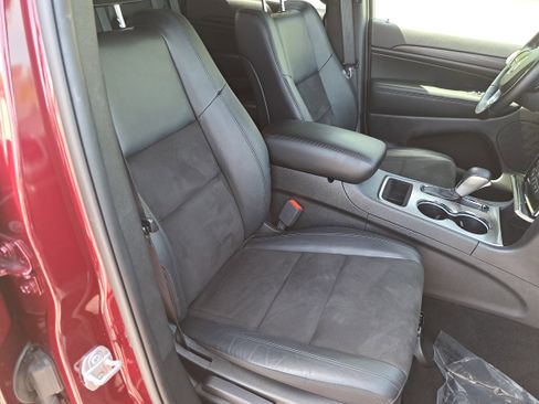 Used 2021 Jeep Grand Cherokee Laredo X AWD/4WD image 10