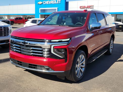 New 2026 Chevrolet Suburban Premier image 1