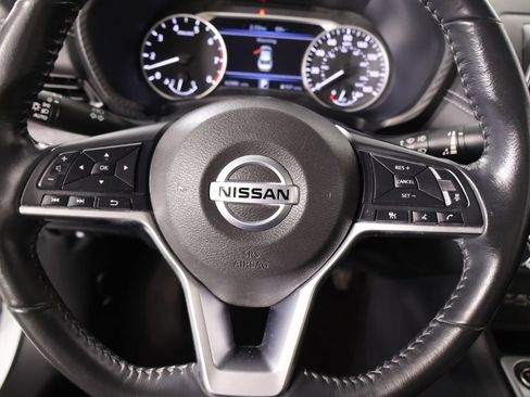 Used 2023 Nissan Sentra SV image 3