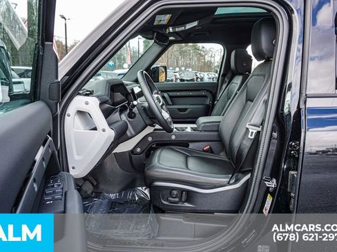Used 2025 Land Rover Defender 110 S image 19