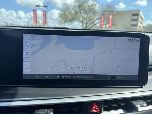 Used 2024 Kia Sorento S image 27